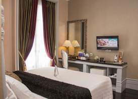 GH Universal Hotel Bandung 4
