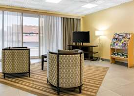 Quality Inn & Suites Charleston - Civic Center 5