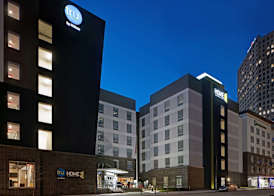 Home2 Suites By Hilton Milwaukee Downtown 2