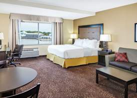 Holiday Inn Express & Suites SANDUSKY by IHG 3