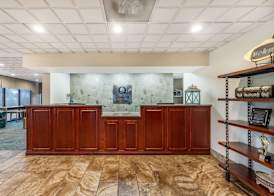 Quality Inn Paris 2