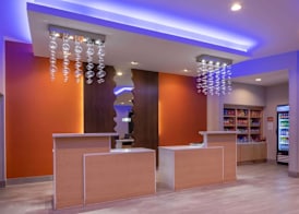 La Quinta Inn & Suites by Wyndham Greensboro Arpt High Point 5