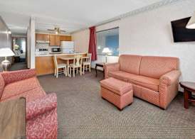 Days Inn & Suites by Wyndham Bentonville 3