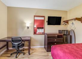 Econo Lodge Shelbyville 5