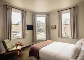 Naughtons Hotel 2