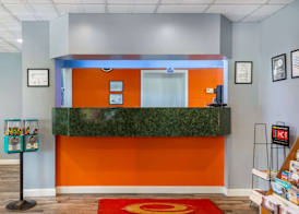 Econo Lodge Cortland Downtown 4