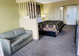Super 8 by Wyndham New Iberia 4