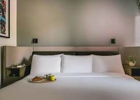 Lark Hotels 907 Main 3