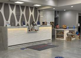 Ramada by Wyndham Hartford North - Bradley Airport 4