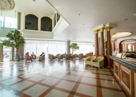 Royal Benja Hotel - Big Rooms, Family Friendly 2