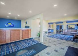Days Inn & Suites by Wyndham Waterloo 2
