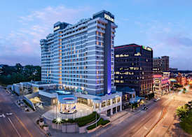 The Hub Kansas City Country Club Plaza, MO 3