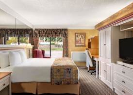 Travelodge by Wyndham Owen Sound ON 4