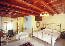 Ifigenia Lux MAISONETTE in oldtown and Villas in theriso vilage 14 km outside of chania 3
