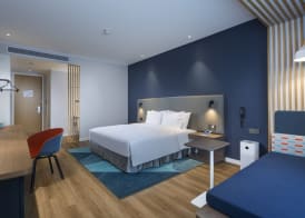 Holiday Inn Express Shanghai Kangqiao by IHG 5