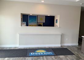 Days Inn by Wyndham Troy IL 2