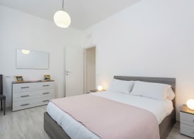 Contemporary apartment in Sturla by Wonderful Italy 5