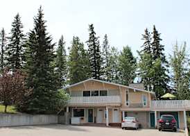 Pines Motel 2