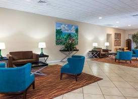 Ramada by Wyndham Kissimmee Gateway - Free Theme Park Shuttle 5