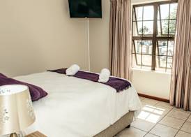 2-Bedroom Apartment within 1km of The Point Beach 3