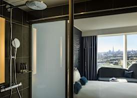 Novotel London Canary Wharf 4