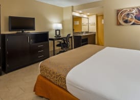 Best Western The Plaza Hotel Honolulu Airport - Free Breakfast 5
