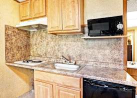 Knights Inn Sterling Heights 4