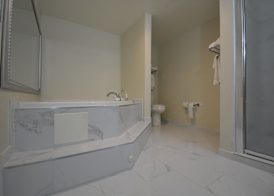Holiday Inn HAZLET by IHG 3