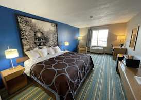 Super 8 by Wyndham Beaver Dam 5
