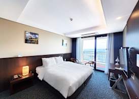 Ramada by Wyndham Gangwon Sokcho 3