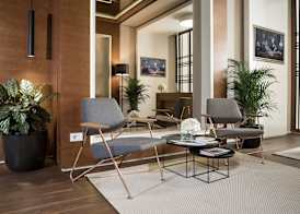 Dominic Smart & Luxury Suites - Parliament 3