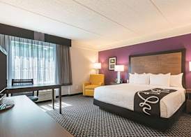 La Quinta by Wyndham Atlanta Alpharetta 5