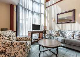 Econo Lodge Inn & Suites Riverside - Corona 3