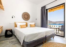 Omilos Beachfront House 2