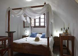 Anna Traditional Apartments 5