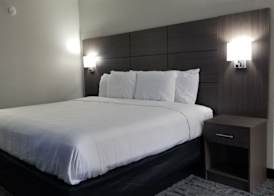 Days Inn & Suites by Wyndham Charleston Airport West 3