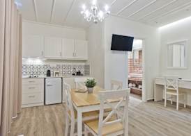 Posidonia Luxury Suites 2