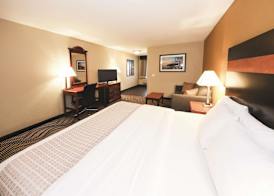 La Quinta Inn by Wyndham Sandusky near Cedar Point 5