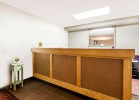 Days Inn by Wyndham Cedar Falls- University Plaza 2