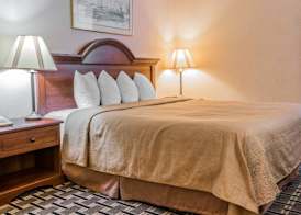 Quality Inn Grand Rapids North 4