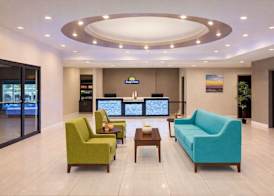 Days Inn & Suites by Wyndham Tomball Houston NW 5