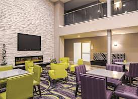 La Quinta Inn & Suites by Wyndham Denver Airport DIA 2