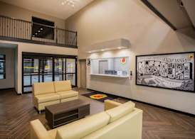 Super 8 by Wyndham St. Louis North 3