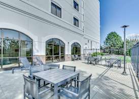 Embassy Suites by Hilton Louisville East 2