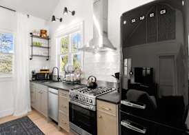 Casa Julieta Luxury Ybor-themed Studio 4