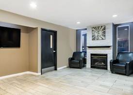 Super 8 by Wyndham Indianapolis/NE/Castleton Area 2