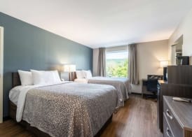 Econo Lodge Dayton North 5