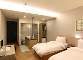 Hotel Clover 3