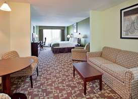 Holiday Inn Express & Suites ST CHARLES by IHG 4