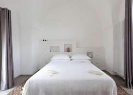 Pietra Pesara 4